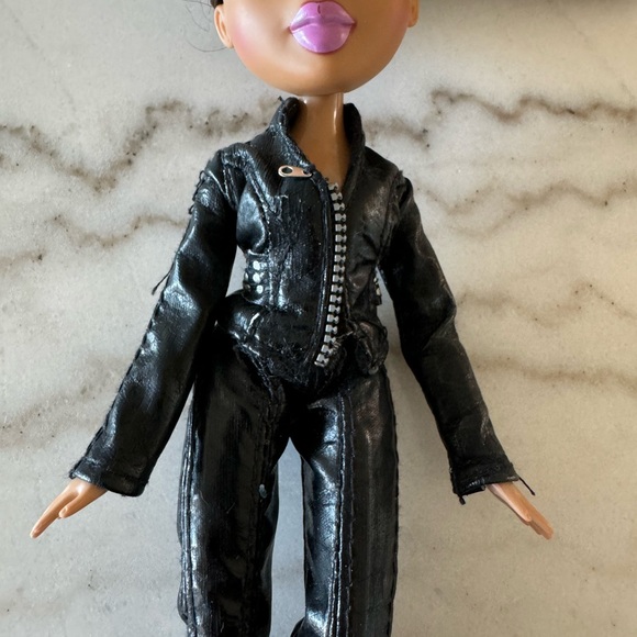 Bratz Dynamite Nevra - Picture 3 of 8